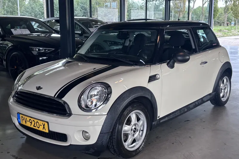 MINI One (2009)