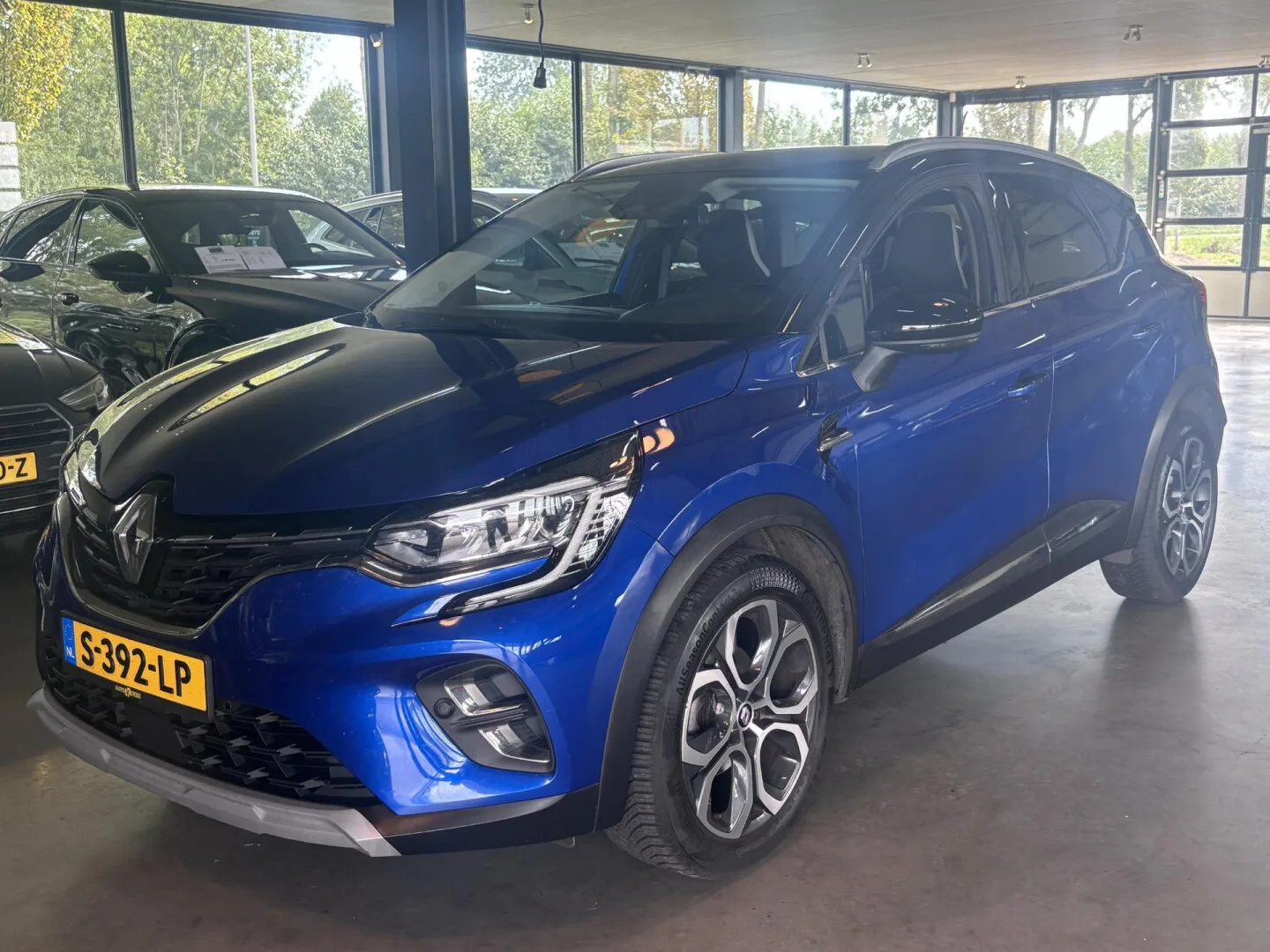 Renault Captur (2022) — foto 1