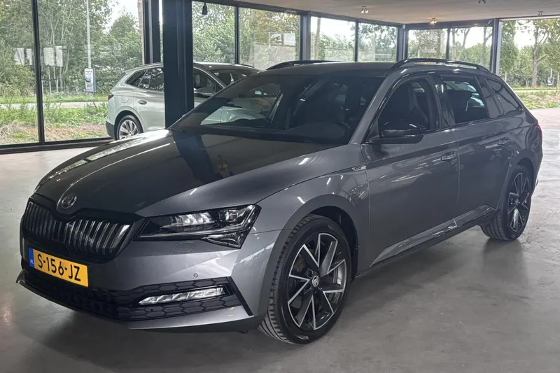 Škoda Superb (2023)