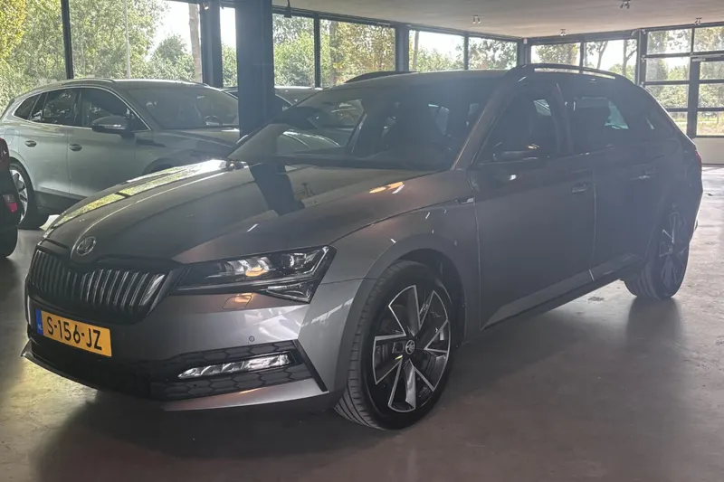Škoda Superb (2023)