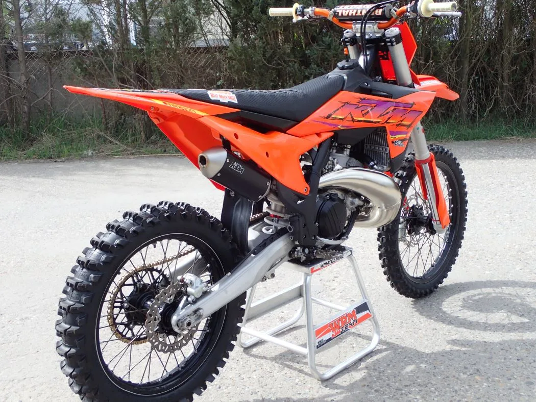 KTM 250 SX 77 UUR (2025) — foto 1