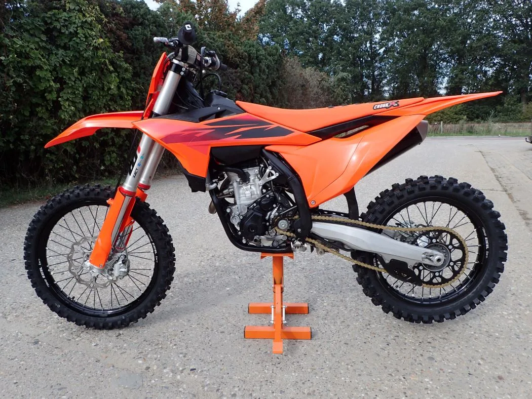 KTM 250 SX-F (2026) — foto 1
