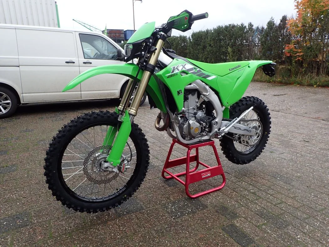 Kawasaki KX250X (2025) — foto 1