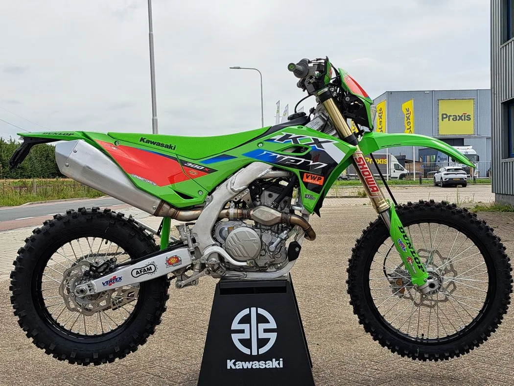 Kawasaki KX300 X (2025) — foto 1