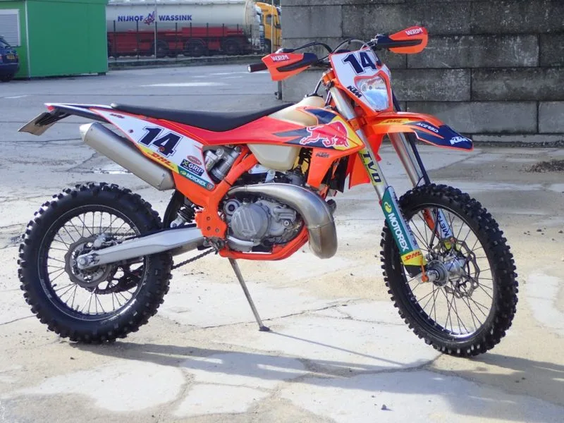 KTM 250 EXC 6 (2022) — foto 1