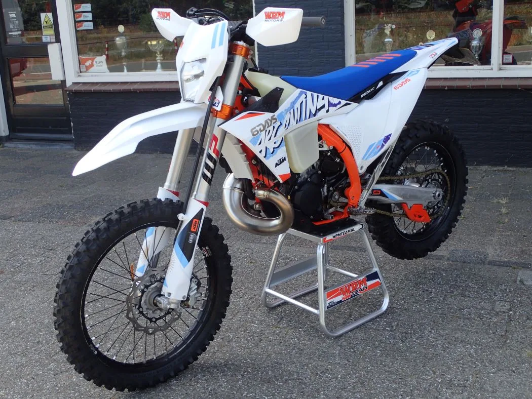 KTM 250 EXC 6 (2024) — foto 1