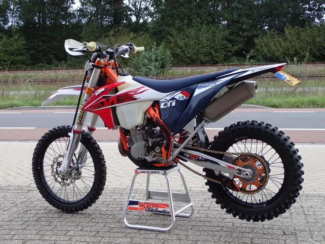 KTM 450 EXC (2023) — foto 1