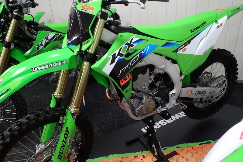 Ex Ex Kawasaki KX 250 tegen scherpe (2026)