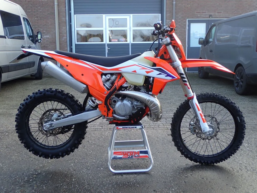 KTM 300 EXC (2023) — foto 1