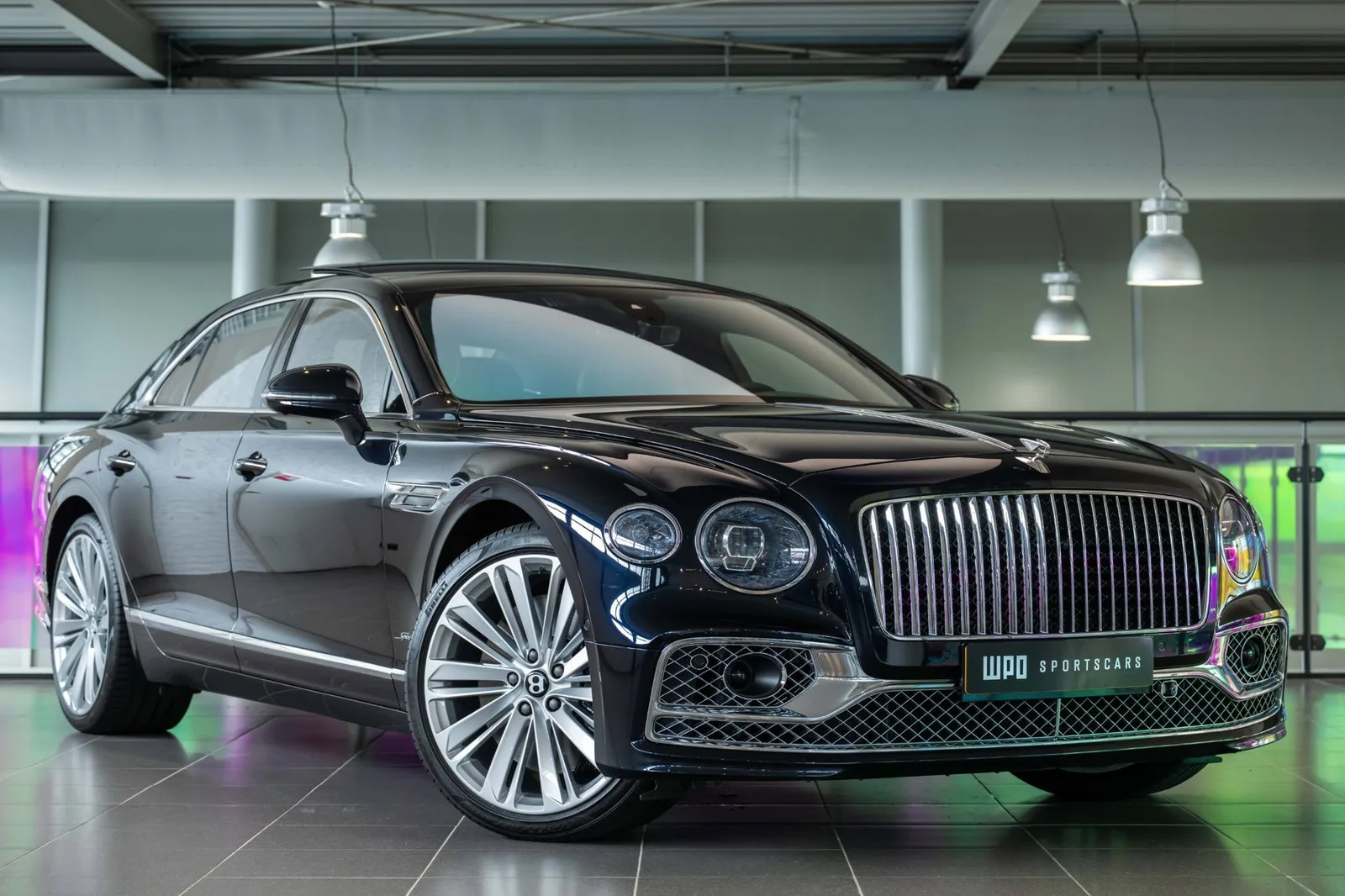 Bentley Flying Spur (2024) — foto 1
