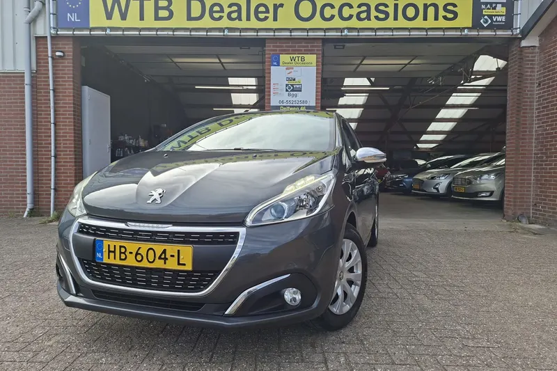 Peugeot 208 (2015)