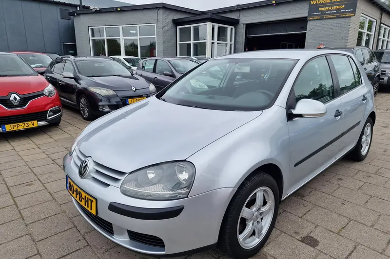 Volkswagen Golf (2004)