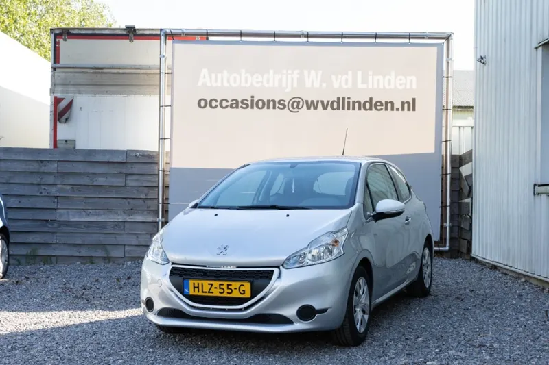 Peugeot 208 (2015)
