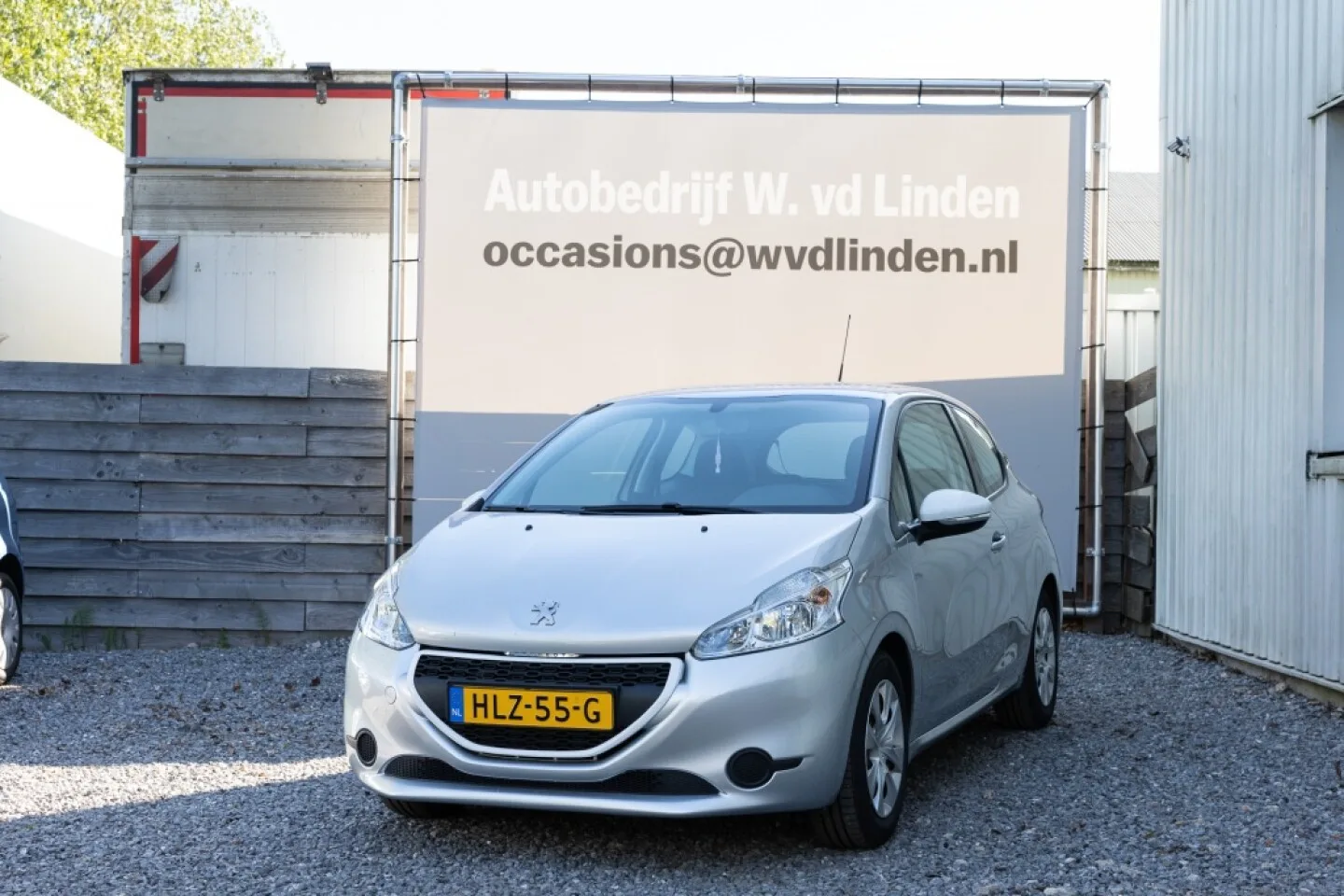 Peugeot 208 (2015) — foto 1