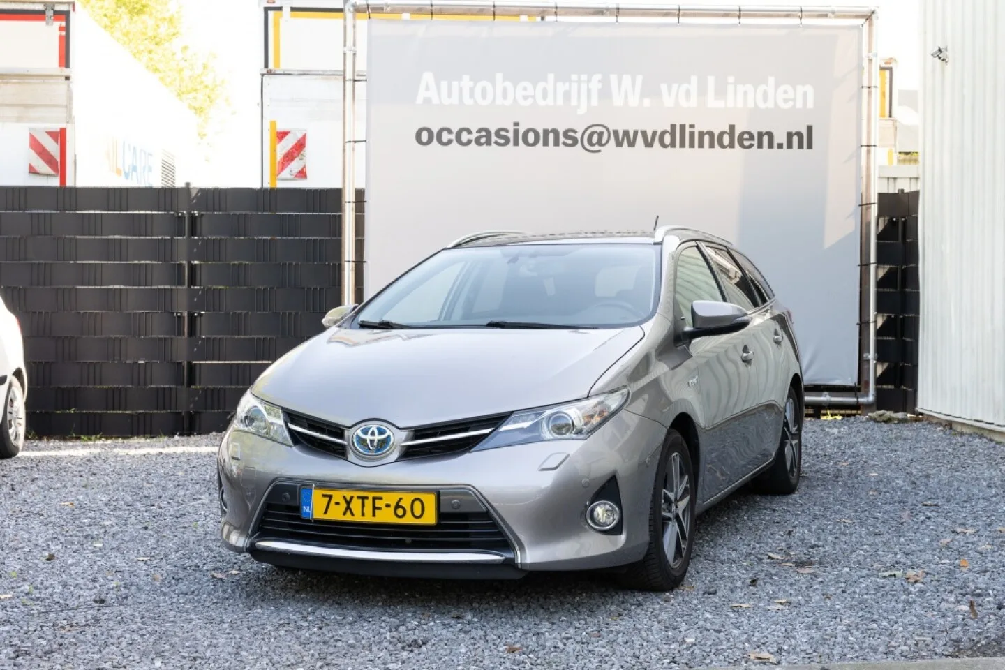 Toyota Auris (2014) — foto 1