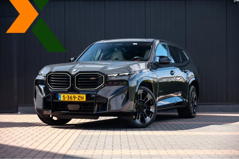 BMW XM (2023)