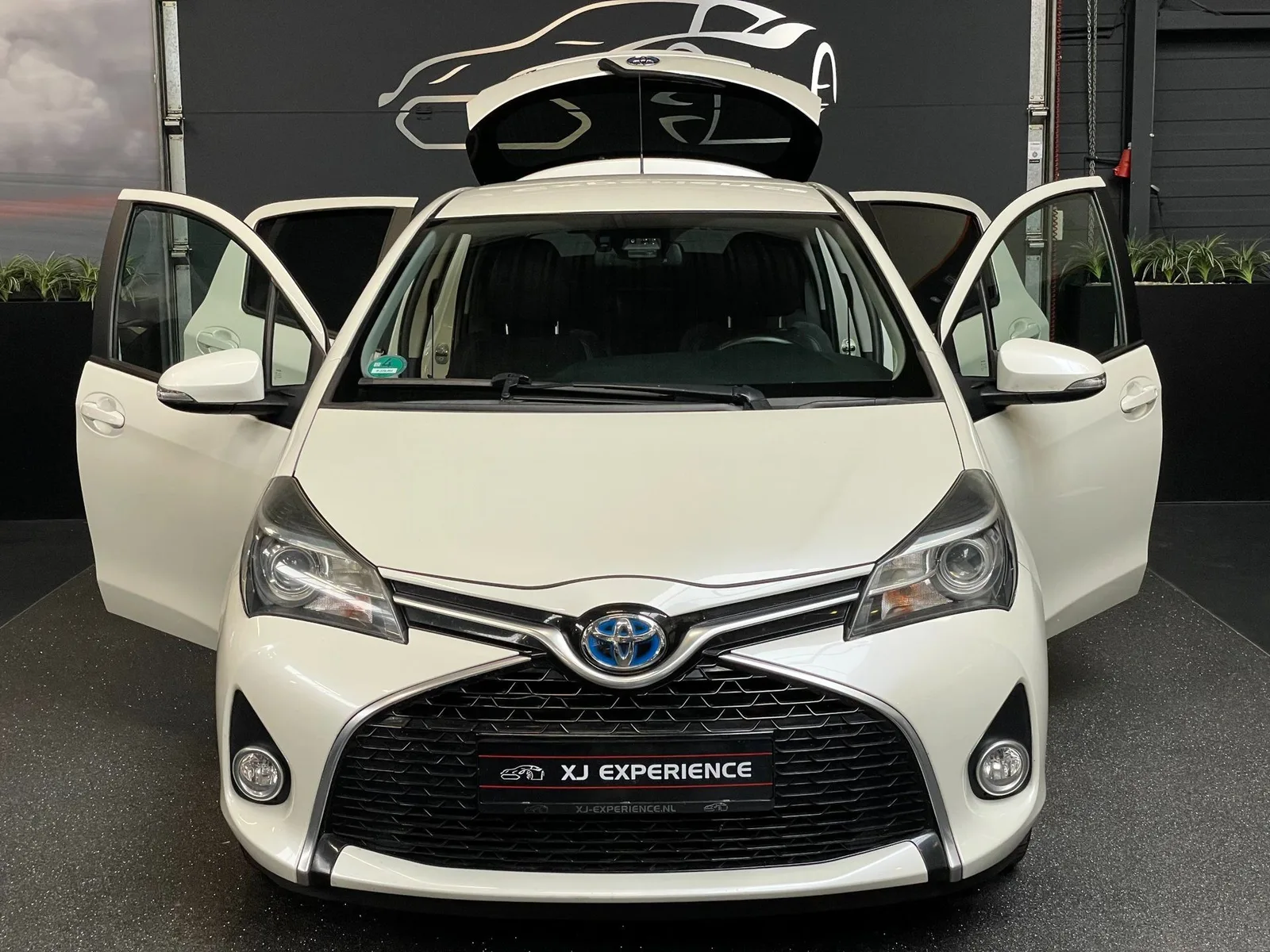 Toyota Yaris (2016) — foto 1