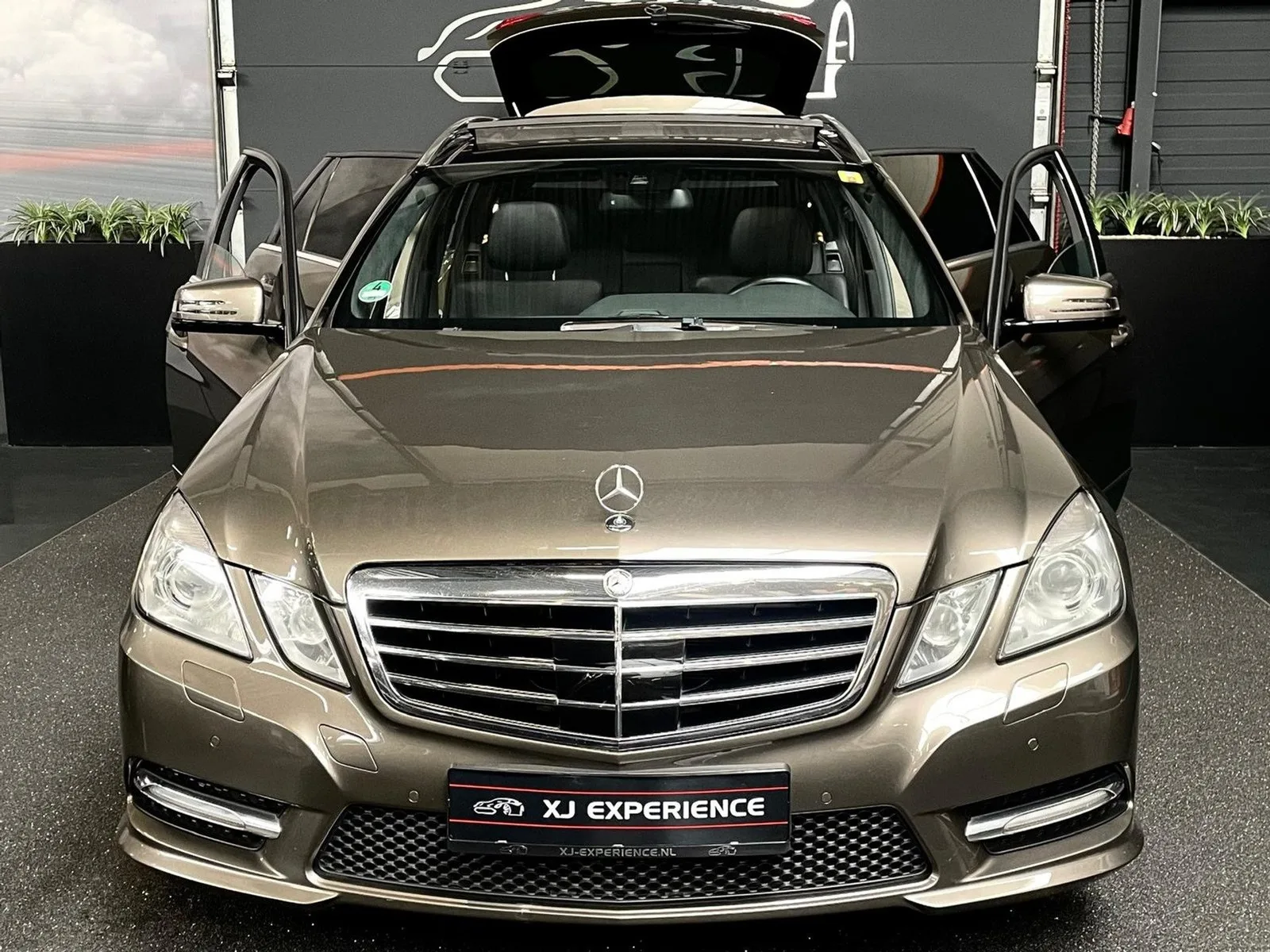 Mercedes-Benz E-Klasse (2012) — foto 1