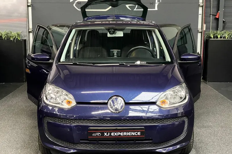 Volkswagen Up! (2015)
