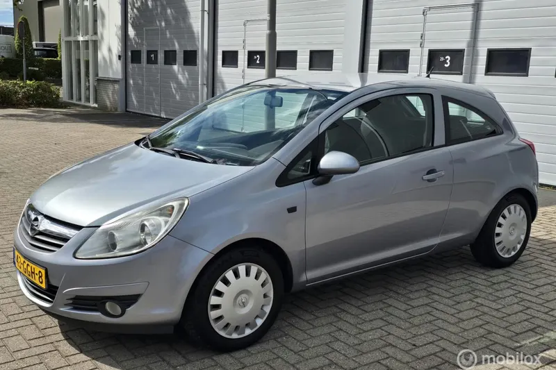 Opel Corsa (2008)