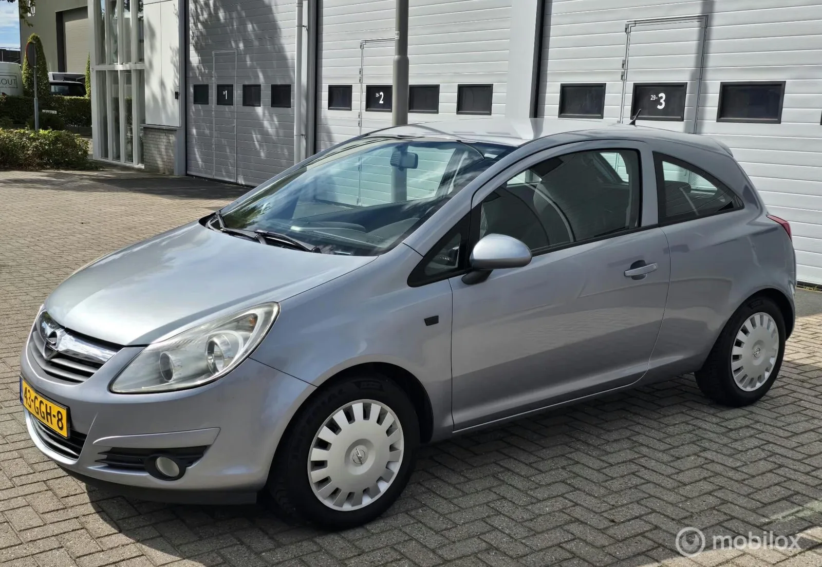 Opel Corsa (2008) — foto 1