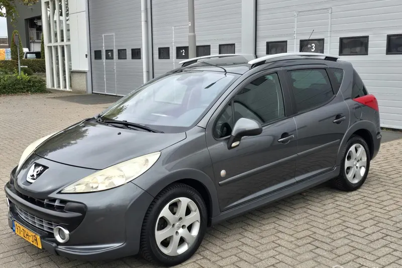 Peugeot 207 (2008)
