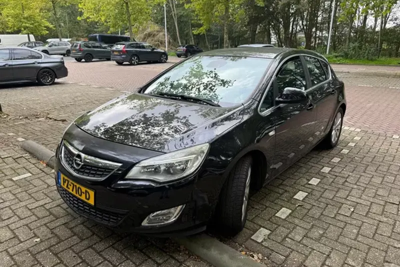 Opel Astra (2010)