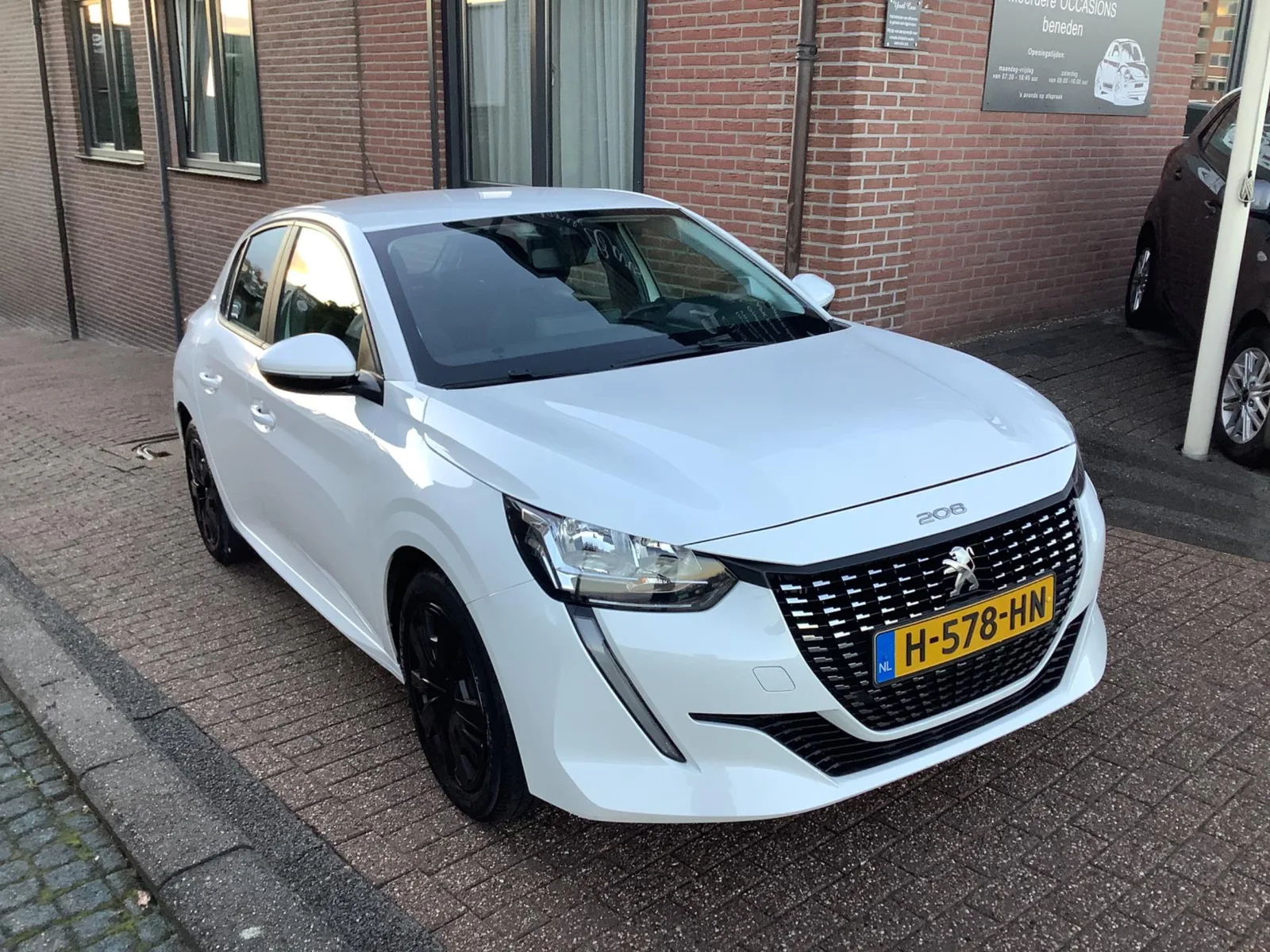 Peugeot 208 (2020) — foto 1