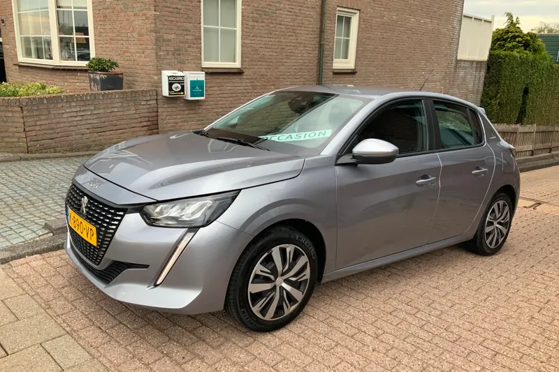 Peugeot 208 (2021)