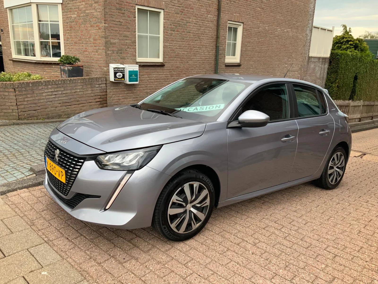 Peugeot 208 (2021) — foto 1