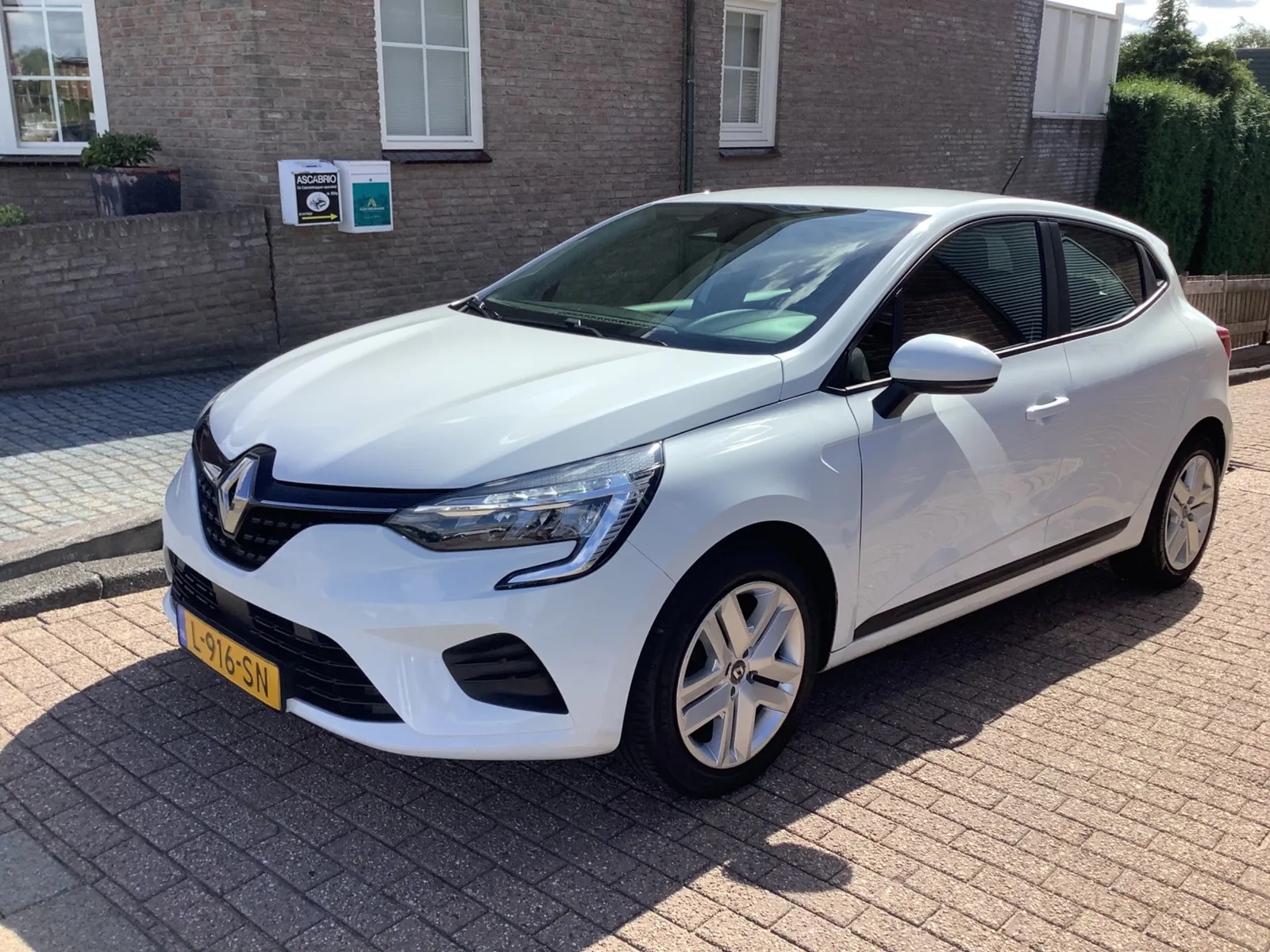 Renault Clio (2021) — foto 1