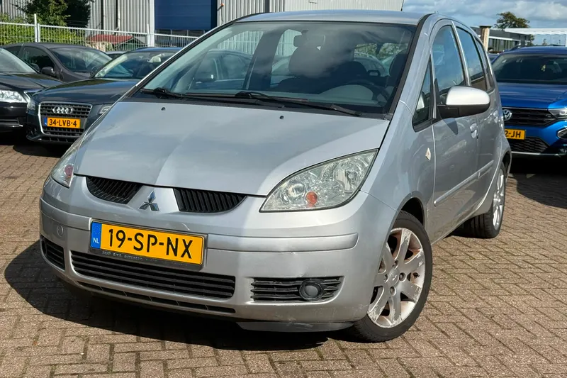 Mitsubishi Colt (2006)