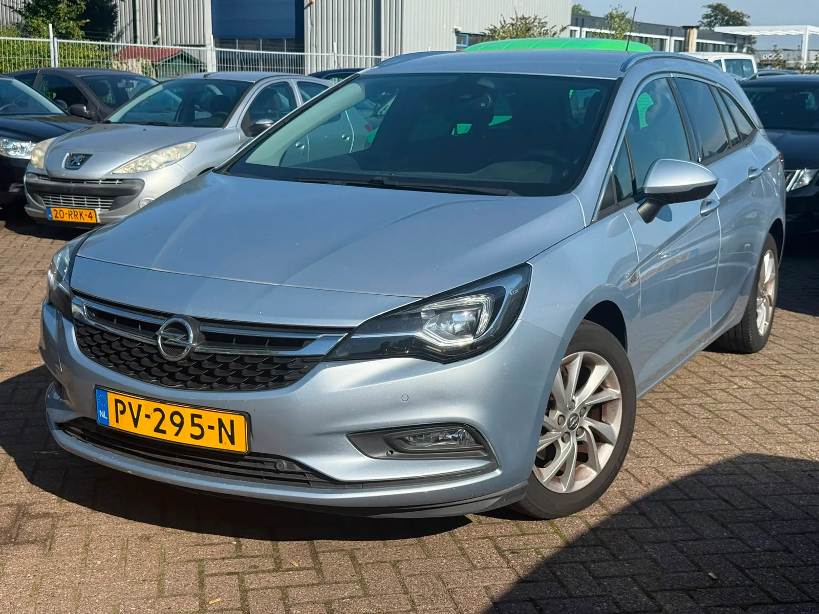 Opel Astra (2017) — foto 1