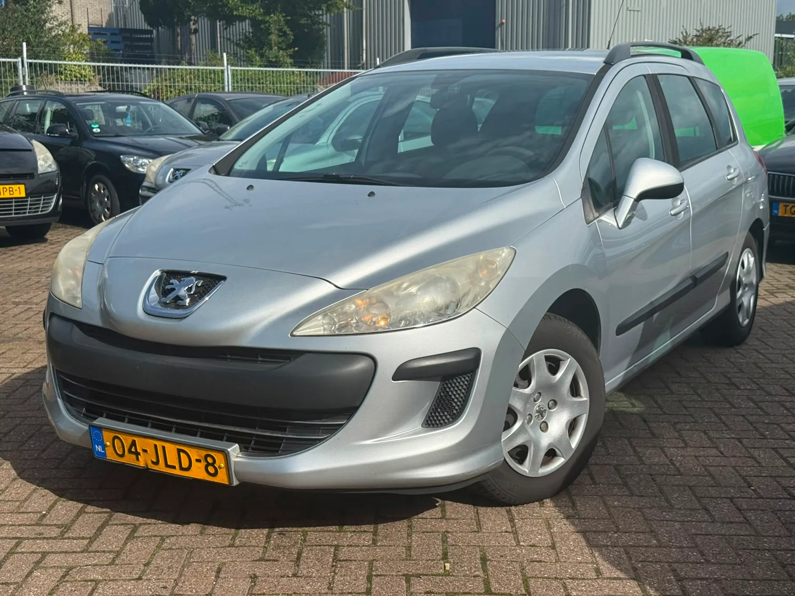 Peugeot 308 (2009) — foto 1