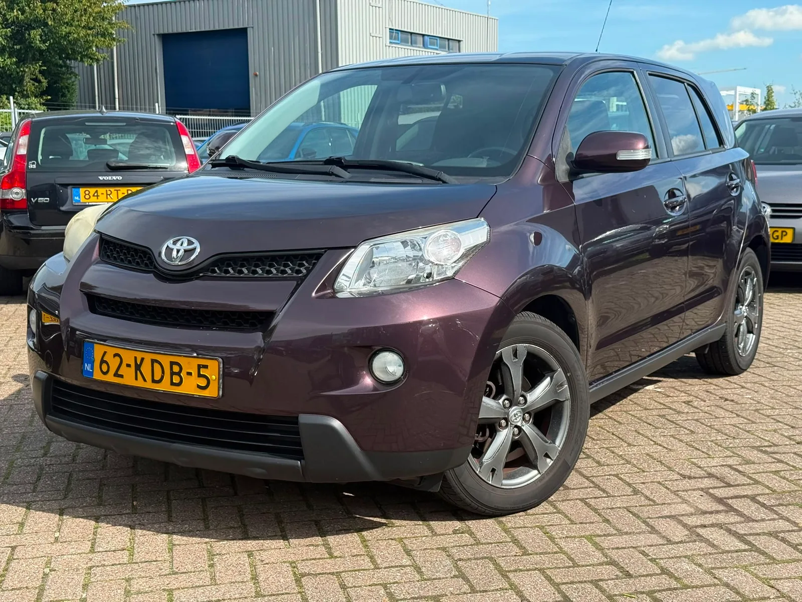 Toyota Urban Cruiser (2009) — foto 1