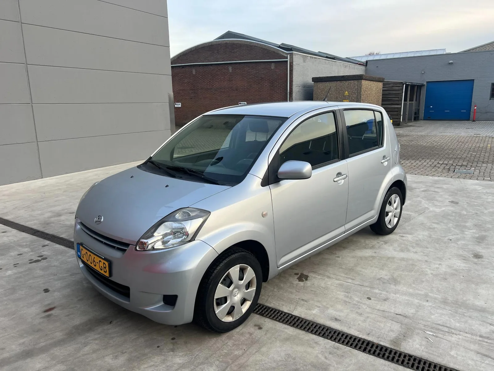 Daihatsu Sirion (2012) — foto 1