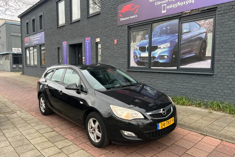 Opel Astra (2012)