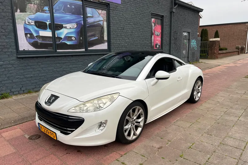 Peugeot RCZ (2011)