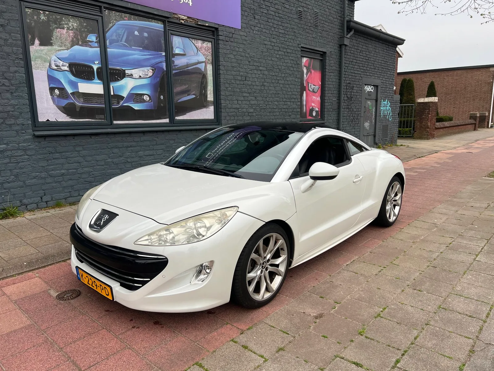 Peugeot RCZ (2011) — foto 1