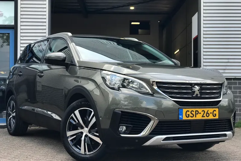 Peugeot 5008 (2017)