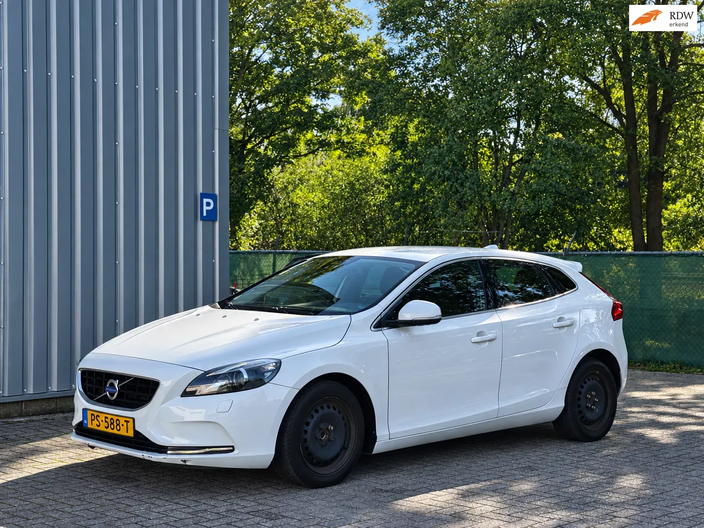 Volvo V40 (2014) — foto 1