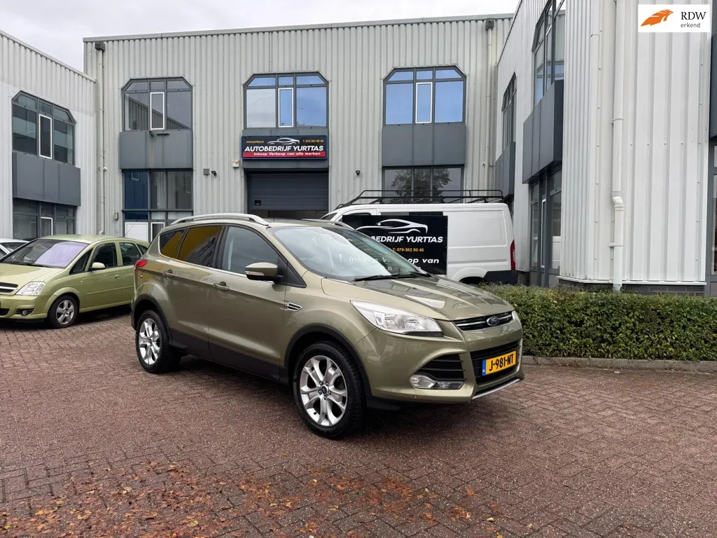 Ford Kuga (2013) — foto 1