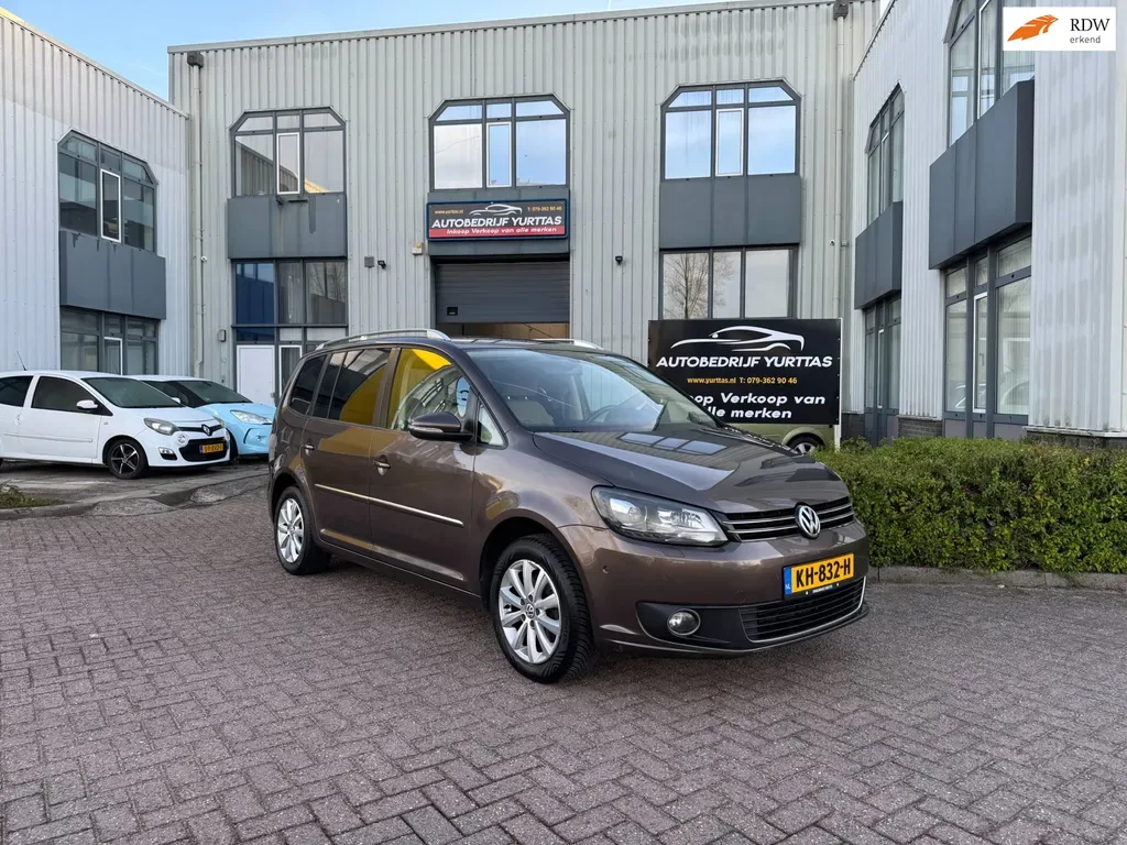 Volkswagen Touran (2011) — foto 1