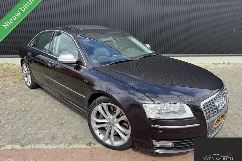 Audi S8 (2007)