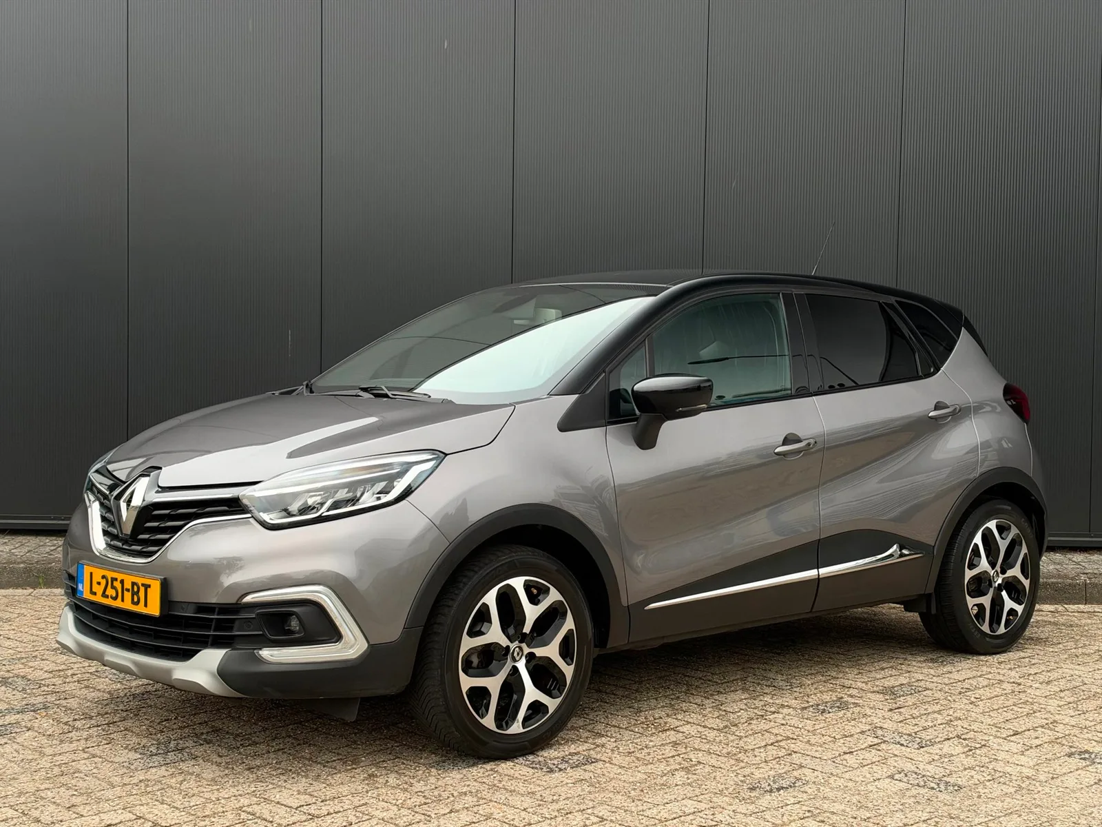 Renault Captur (2019) — foto 1