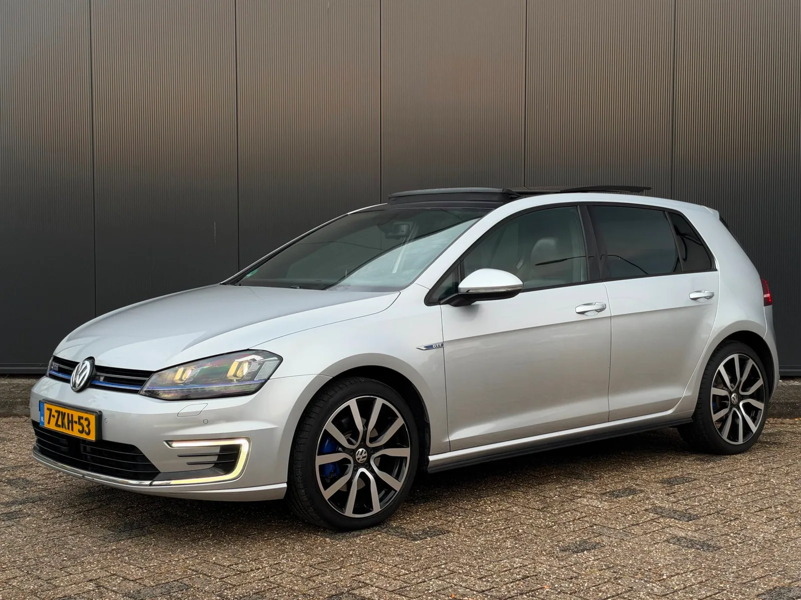 Volkswagen Golf (2015) — foto 1