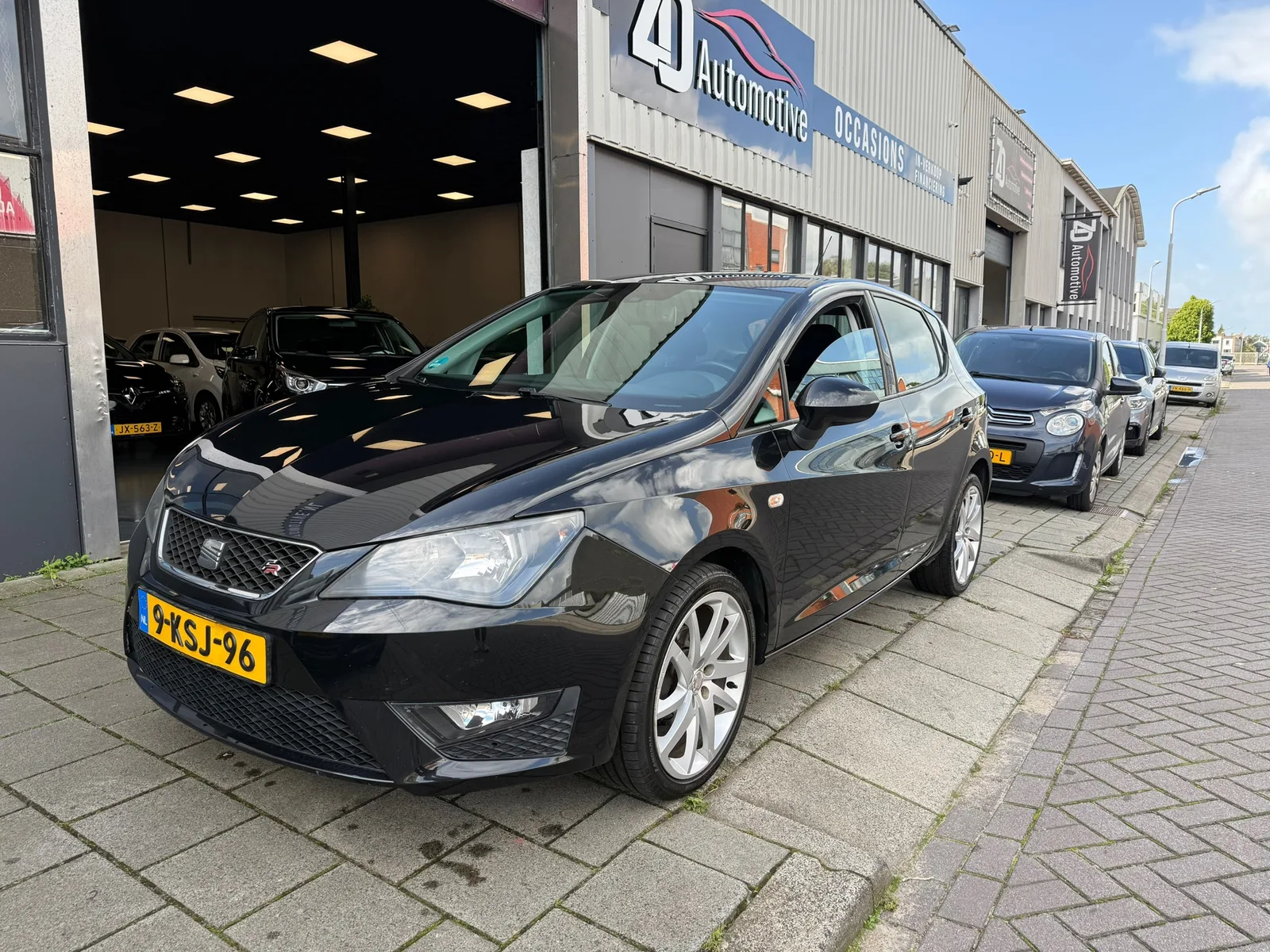 SEAT Ibiza (2013) — foto 1
