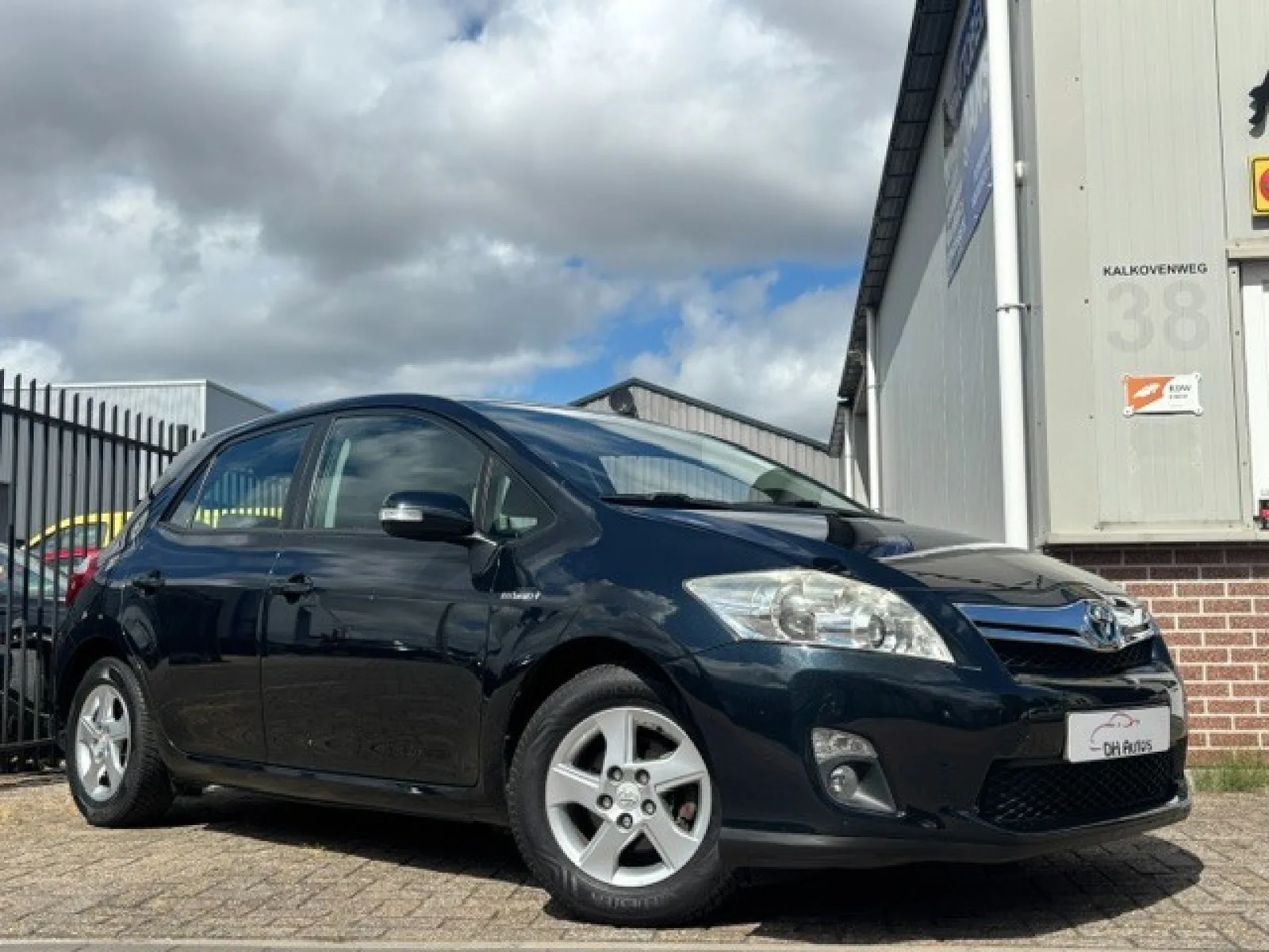 Toyota Auris (2012) — foto 1