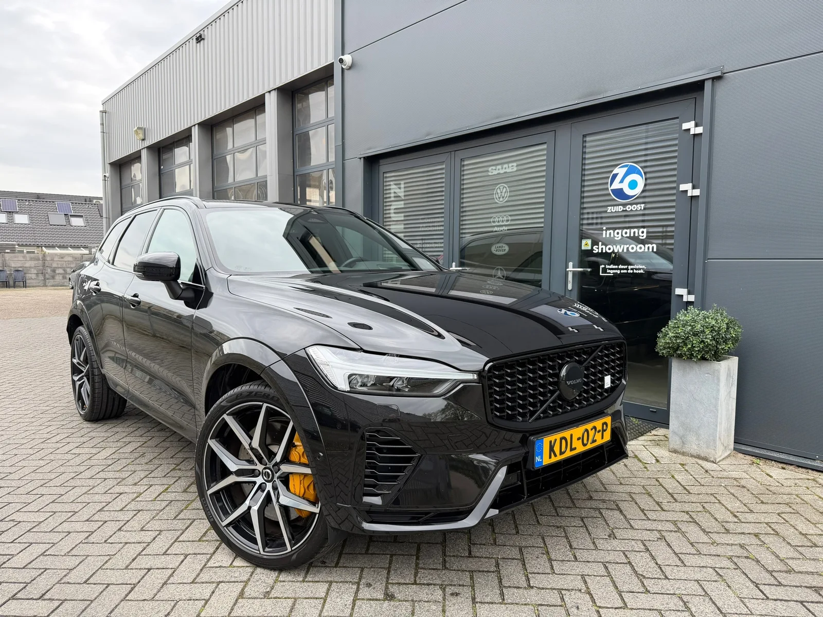 Volvo XC60 (2023) — foto 1