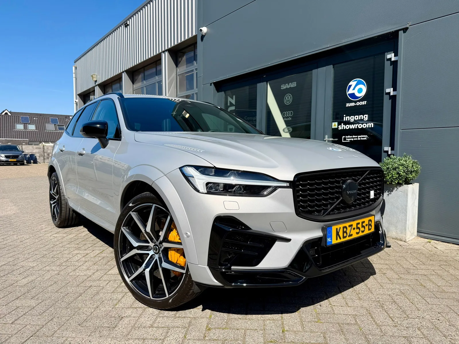 Volvo XC60 (2023) — foto 1